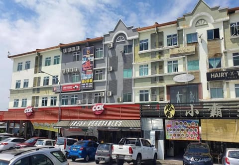 Property building, Day, Street view, Location
