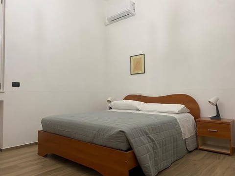 Bed, Photo of the whole room, Bedroom, air conditioner