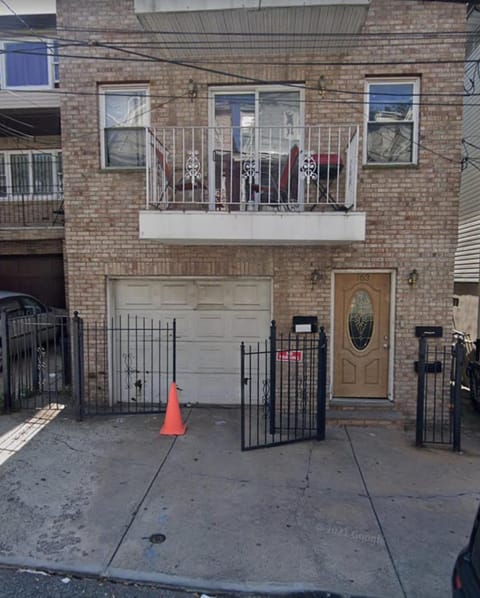 Property building, Facade/entrance, Balcony/Terrace
