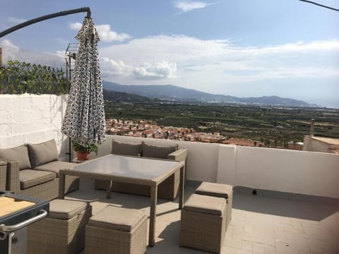 View (from property/room), Balcony/Terrace