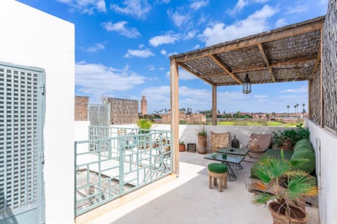 Patio, City view, Garden view