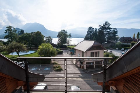 Balcony/Terrace, Lake view