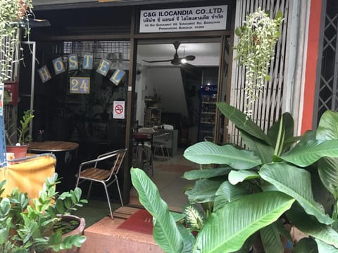 Property building, Restaurant/places to eat