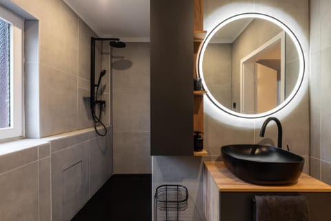 Shower, Bathroom, towels