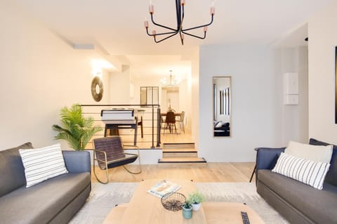 Living room, Seating area, Dining area