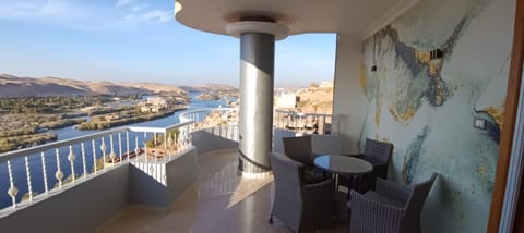 Natural landscape, View (from property/room), Balcony/Terrace, River view