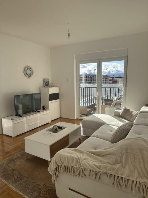 TV and multimedia, View (from property/room), Balcony/Terrace, Living room, Photo of the whole room, Seating area