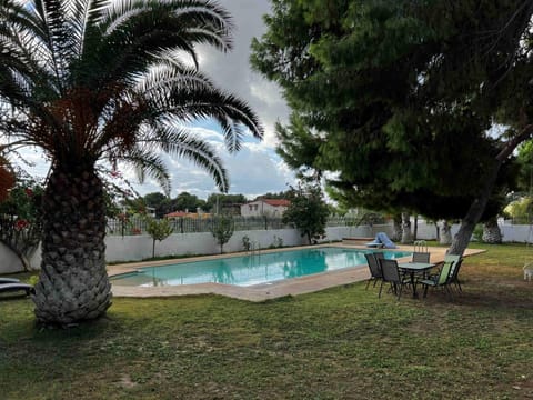 Swimming pool, Location