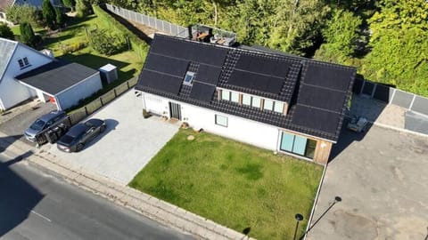 Charming house for 11 persons in Odense with Luxury Rooftop Deck & Free Parking Villa in Region of Southern Denmark