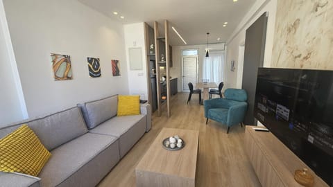 Communal lounge/ TV room, Living room
