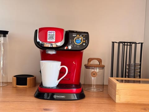 Coffee/tea facilities, Kitchen or kitchenette, kitchen