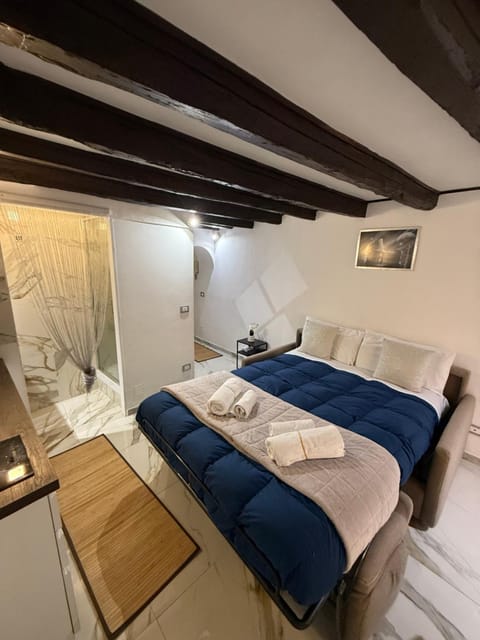 Bed, Living room