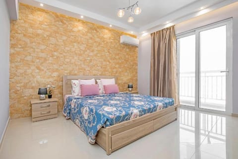 Bed, Photo of the whole room, Bedroom, air conditioner