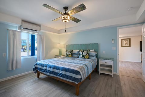 Renovated Ground Floor 3BR Residence with Pool and Spa at Margarita Mansion House in Estero Island