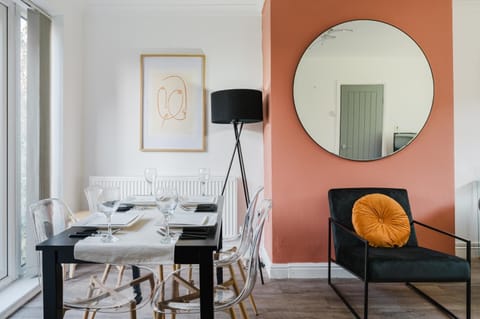 Dining area, heating, heating