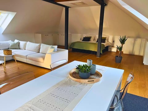 Bed, Living room, Bedroom