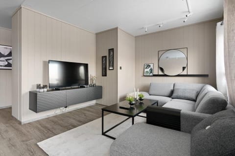 Communal lounge/ TV room, TV and multimedia, Living room