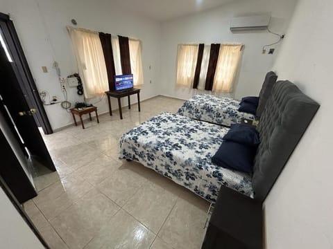 Bed, Photo of the whole room, Bedroom, air conditioner