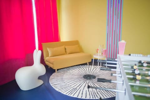 Popart Insolite Jacuzzi,Sauna & SPA Parking free Apartment in Mulhouse