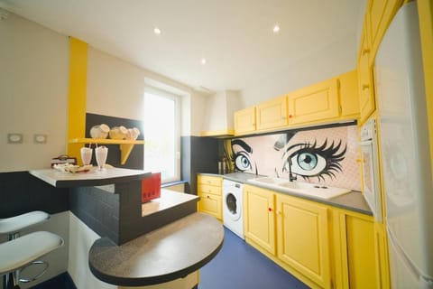 Popart Insolite Jacuzzi,Sauna & SPA Parking free Apartment in Mulhouse