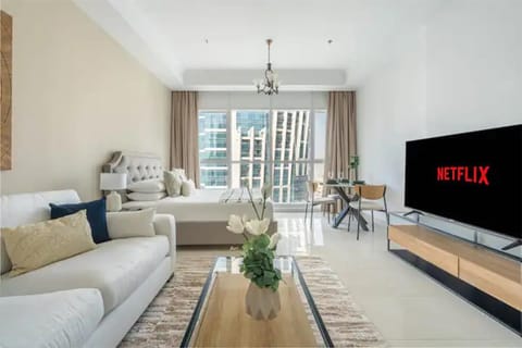 Bed, TV and multimedia, View (from property/room), Living room, Photo of the whole room, Seating area, Dining area, City view