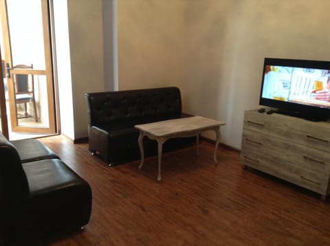 TV and multimedia, Seating area