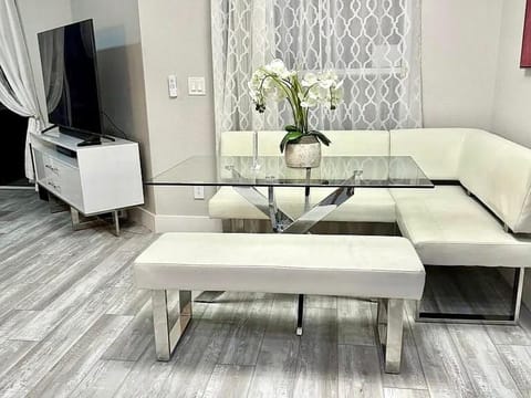 Disney & Legoland Retreat Family-Friendly Getaway NEWLY RENOVATED House in Haines City