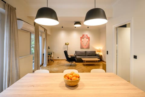 Living room, Photo of the whole room, Seating area, Dining area