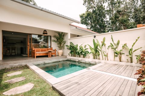 Patio, Garden, View (from property/room), Balcony/Terrace, Pool view, Swimming pool