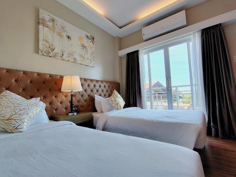 Bed, Bedroom, Garden view, Garden view