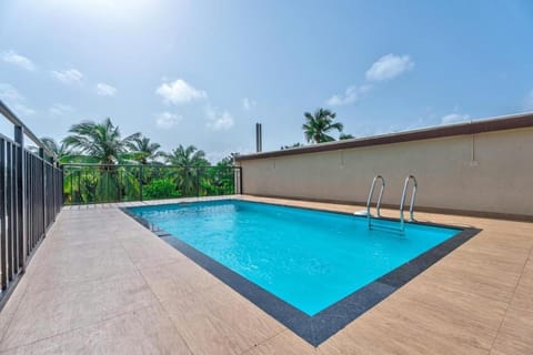 Property building, Swimming pool