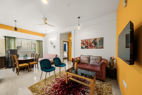 Communal lounge/ TV room, Living room, Seating area