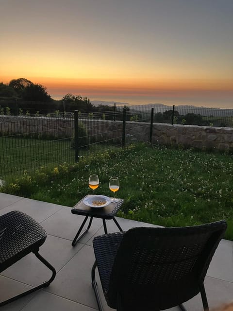 Garden view, Garden view, Sea view