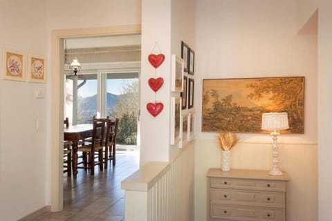 Villa Elisabetta-Tranquilla con vista lago Villa in San Zeno di Montagna