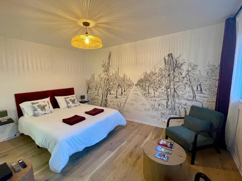 Bed, Living room, Bedroom