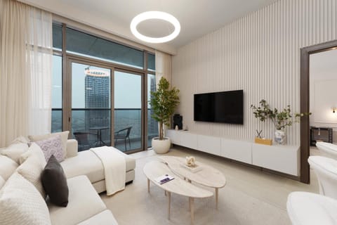 Communal lounge/ TV room, TV and multimedia, Living room, Evening entertainment