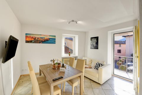 TV and multimedia, Balcony/Terrace, Living room, Dining area
