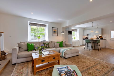Communal lounge/ TV room, Living room
