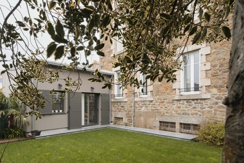 Property building, Garden