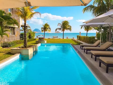 Natural landscape, Garden, Garden view, Pool view, Sea view, Swimming pool, sunbed