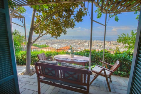 Day, View (from property/room), Balcony/Terrace, Dining area, Sea view