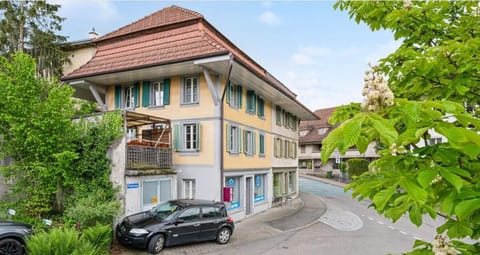 Property building, Day, Neighbourhood, Street view, Location, Parking