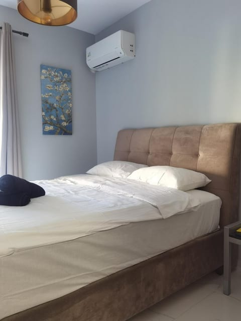 70m 2BR bright luxury apt Apartment in Kallithea