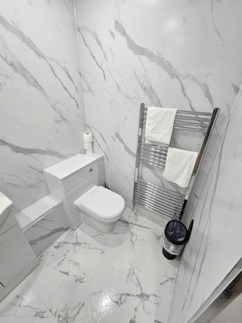 2 bed Renfield st City Center Apartment in Glasgow