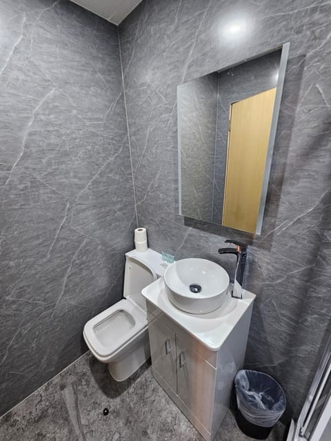 2 bed Renfield st City Center Apartment in Glasgow