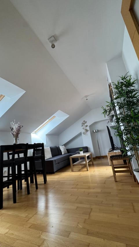 Communal lounge/ TV room, Breakfast