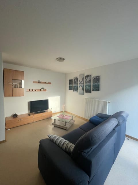 Communal lounge/ TV room, TV and multimedia, Living room, Seating area, Evening entertainment