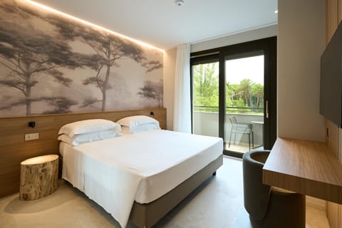 Bed, Photo of the whole room, Bedroom, Garden view