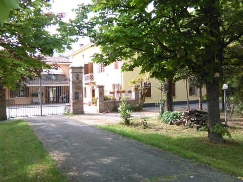 Facade/entrance, Street view