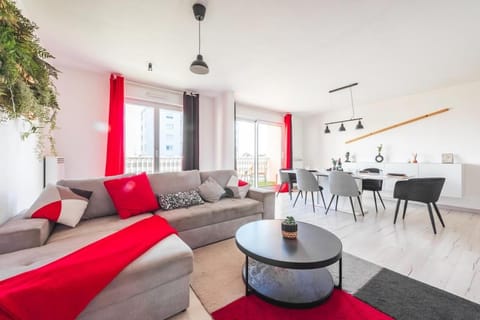 Living room, Seating area, Dining area